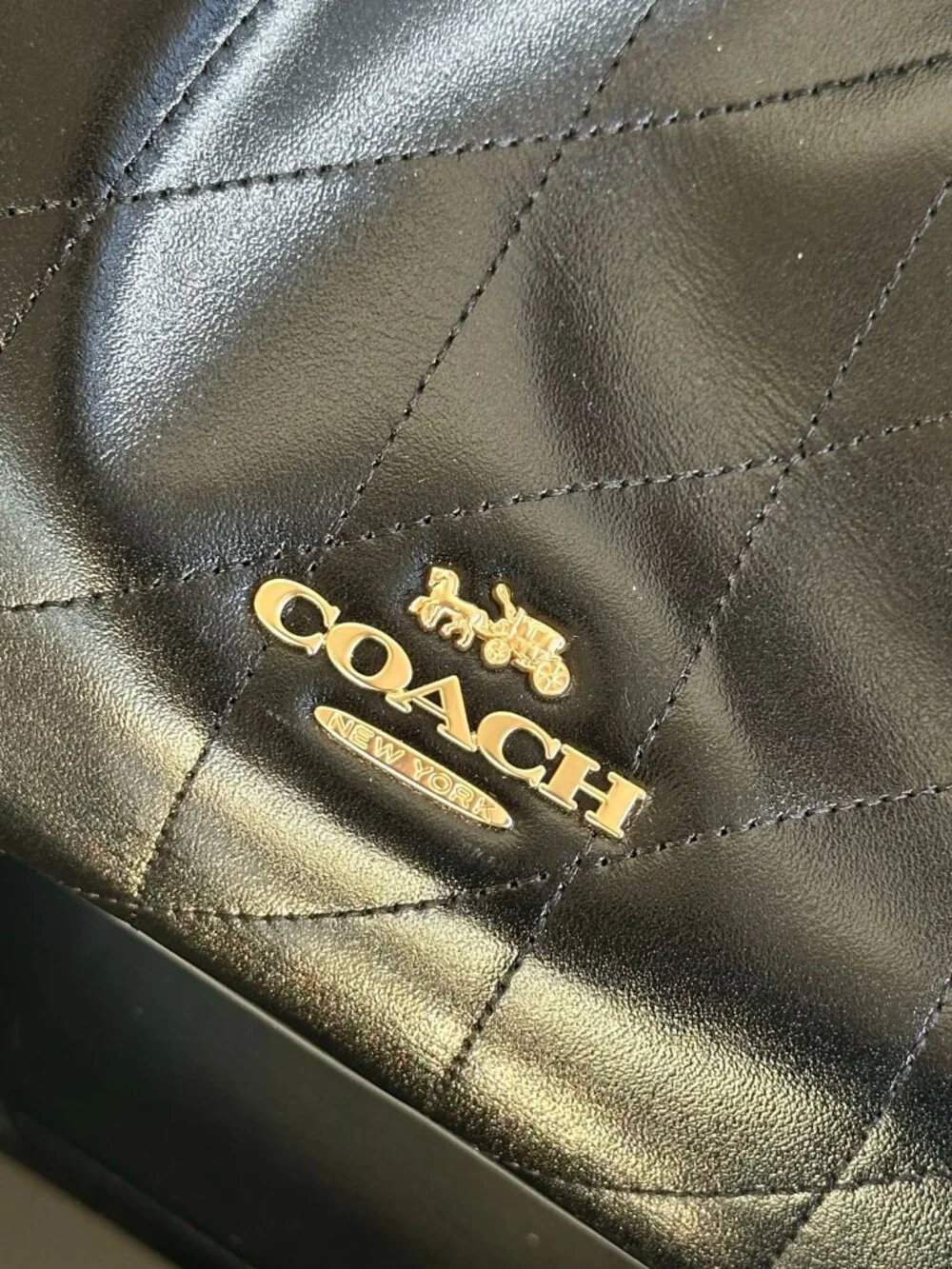 ⚫Coach Black Diamond Quilted Leather Chain Drawstring Shoulder Tote Bag - Picture 5 of 8
